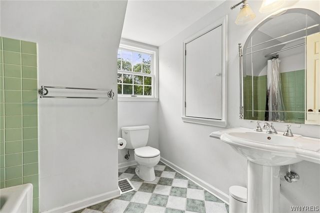 1819 Winter Road, Grand Island, NY 14072