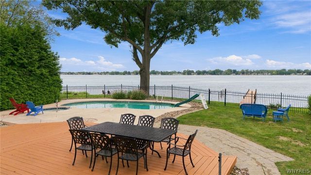 1819 Winter Road, Grand Island, NY 14072