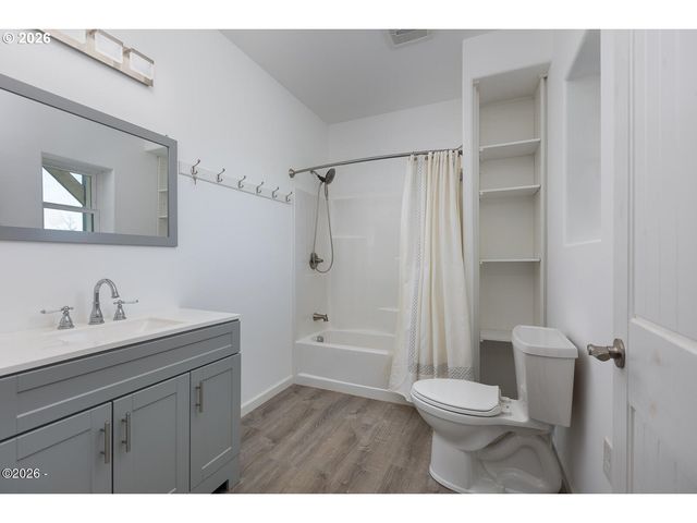597 OJALLA Rd, Siletz, OR 97380