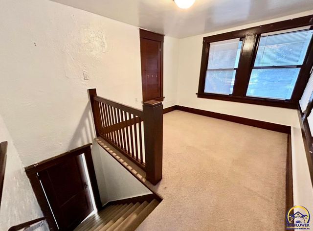 201 SW Elmwood AVE, Topeka, KS 66606