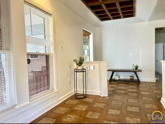 201 SW Elmwood AVE, Topeka, KS 66606