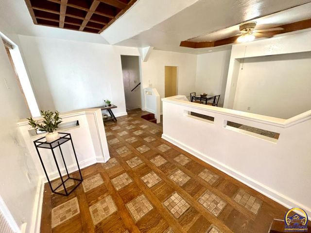 201 SW Elmwood AVE, Topeka, KS 66606