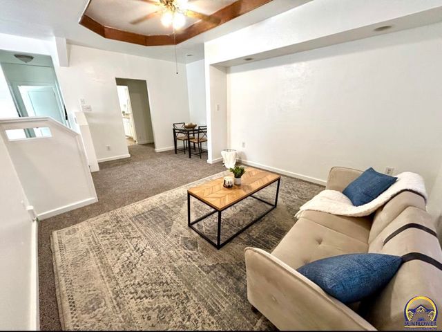 201 SW Elmwood AVE, Topeka, KS 66606