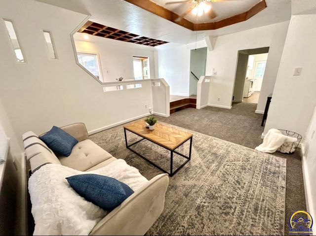 201 SW Elmwood AVE, Topeka, KS 66606