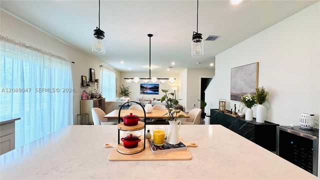 3117 Buttonwood Ct, Lauderdale Lakes, FL 33311