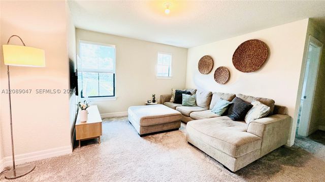 3117 Buttonwood Ct, Lauderdale Lakes, FL 33311