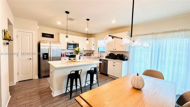 3117 Buttonwood Ct, Lauderdale Lakes, FL 33311