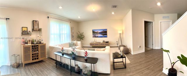 3117 Buttonwood Ct, Lauderdale Lakes, FL 33311