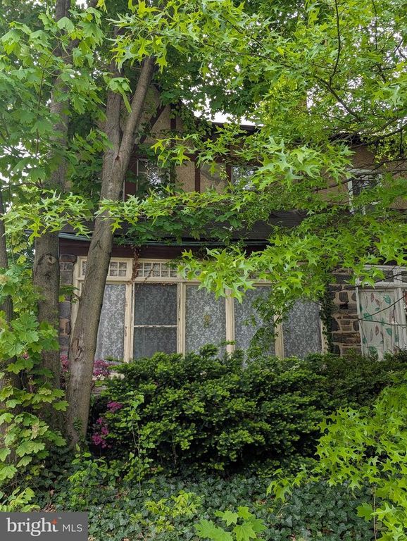 80 W MARSHALL RD, Lansdowne, PA 19050