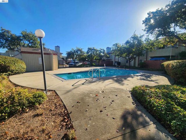 27162 Tampa Ave, Hayward, CA 94544