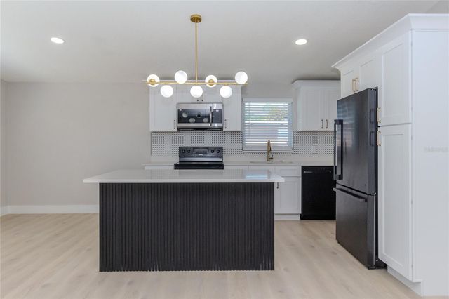 10889 124TH AVENUE, Largo, FL 33778