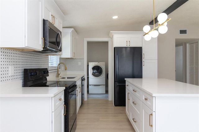 10889 124TH AVENUE, Largo, FL 33778