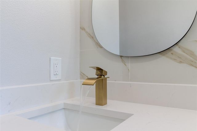 10889 124TH AVENUE, Largo, FL 33778