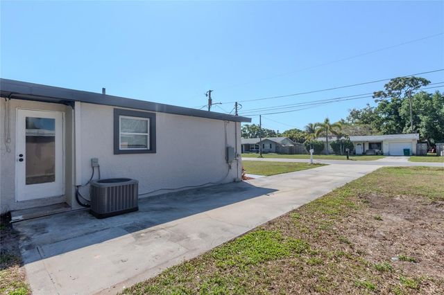 10889 124TH AVENUE, Largo, FL 33778