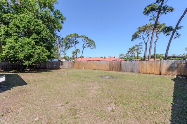 10889 124TH AVENUE, Largo, FL 33778