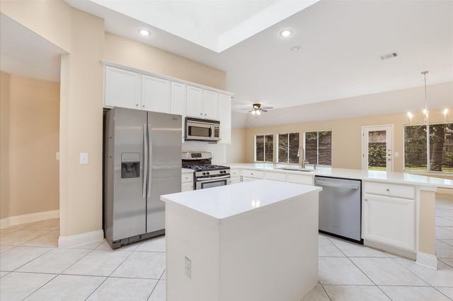 7200 Quimper LN, Austin, TX 78749
