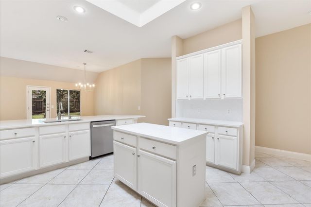 7200 Quimper LN, Austin, TX 78749