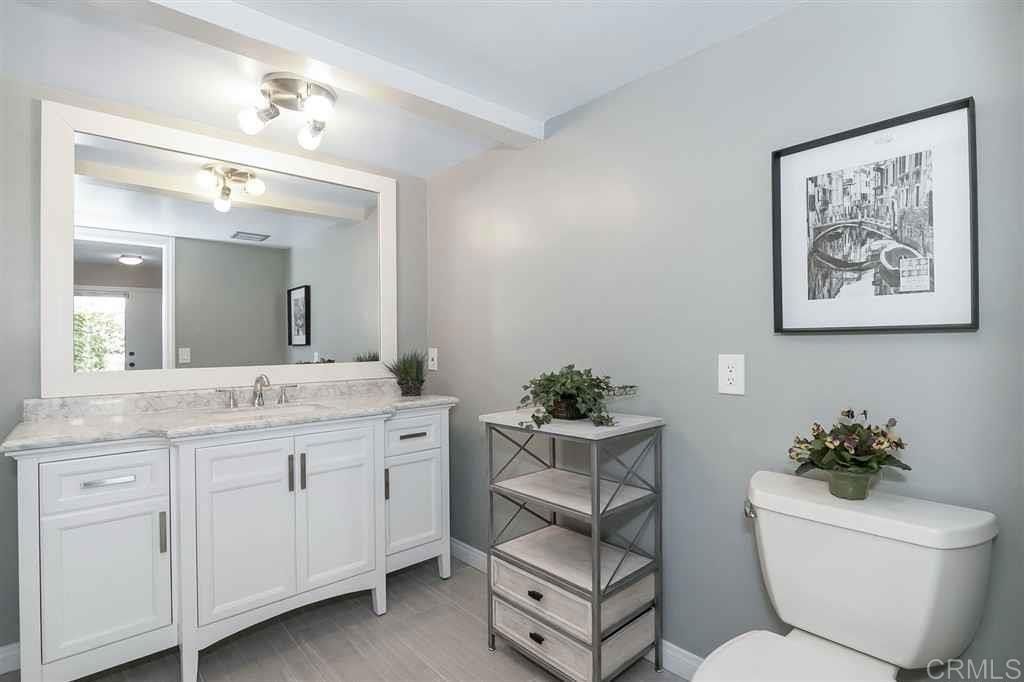Image 3 of property listing at 5210 Caminito Apartado, San Diego, CA 92108