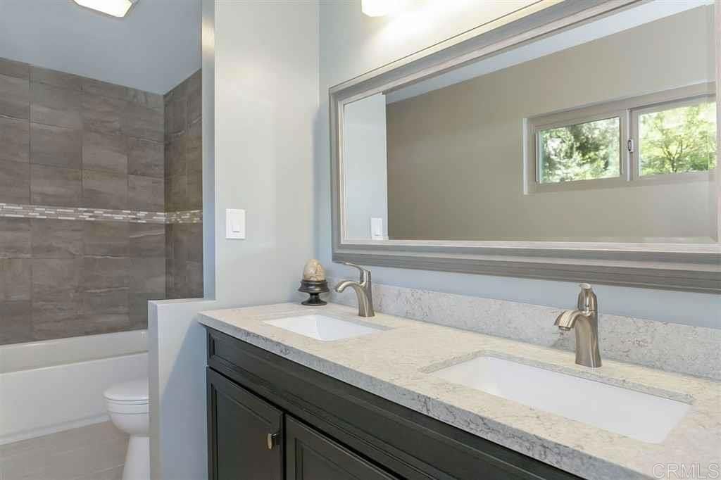 Image 4 of property listing at 5210 Caminito Apartado, San Diego, CA 92108