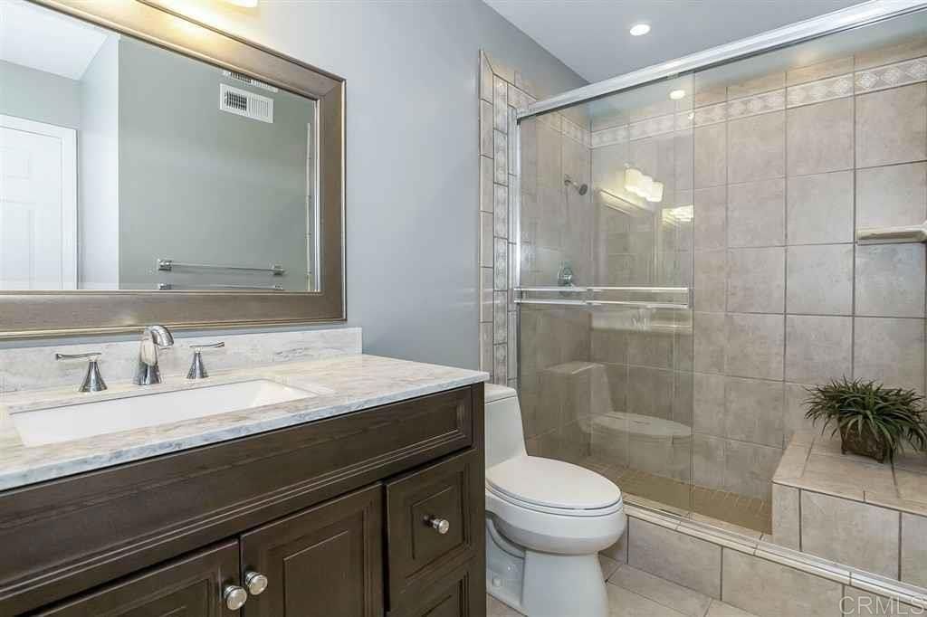Image 6 of property listing at 5210 Caminito Apartado, San Diego, CA 92108
