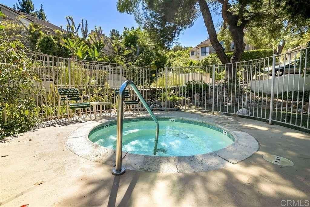 Image 7 of property listing at 5210 Caminito Apartado, San Diego, CA 92108