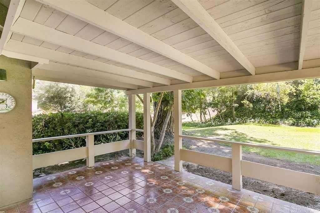 Image 8 of property listing at 5210 Caminito Apartado, San Diego, CA 92108