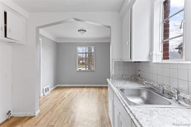 9327 Stout Street, Detroit, MI 48228