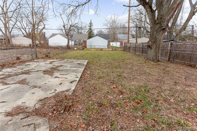 9327 Stout Street, Detroit, MI 48228