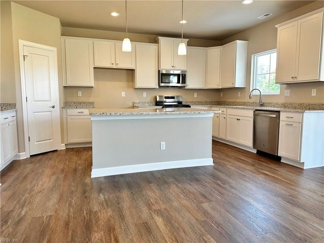 308 Station DR, Suffolk, VA 23434