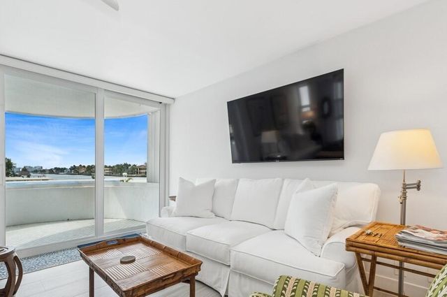 2200 S Ocean Boulevard 203, Delray Beach, FL 33483
