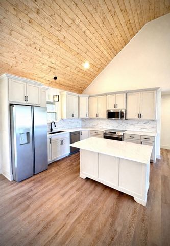 11694 West Green Hill Rd, Smithville, TN 37166