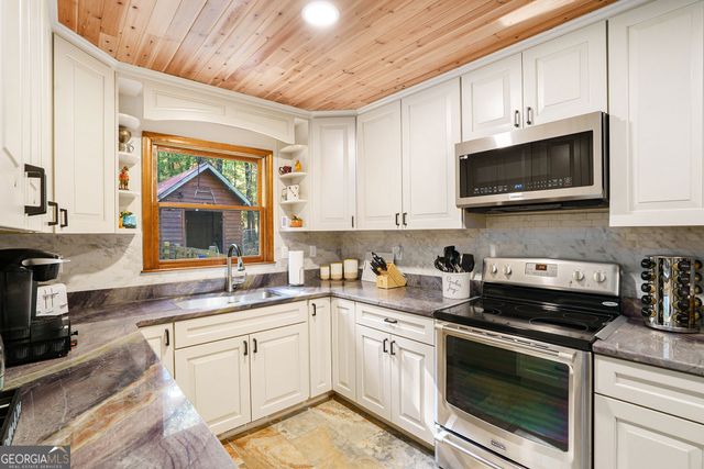 98 Bear Lane, Blue Ridge, GA 30513