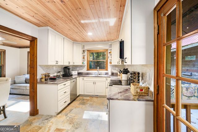 98 Bear Lane, Blue Ridge, GA 30513