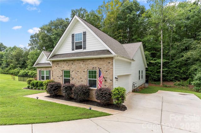 3229 Creek Bend Court, Sherrills Ford, NC 28673