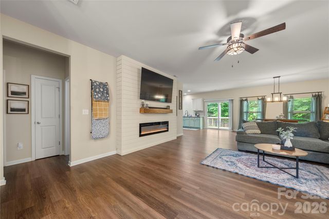3229 Creek Bend Court, Sherrills Ford, NC 28673
