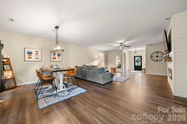 3229 Creek Bend Court, Sherrills Ford, NC 28673