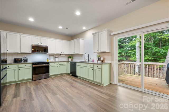 3229 Creek Bend Court, Sherrills Ford, NC 28673