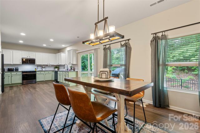 3229 Creek Bend Court, Sherrills Ford, NC 28673