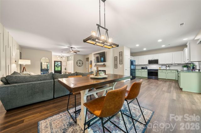 3229 Creek Bend Court, Sherrills Ford, NC 28673