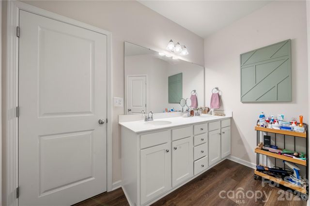 3229 Creek Bend Court, Sherrills Ford, NC 28673