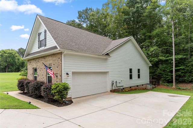 3229 Creek Bend Court, Sherrills Ford, NC 28673