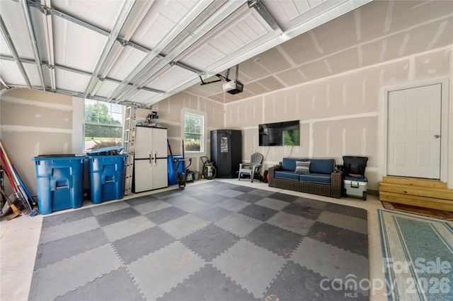 3229 Creek Bend Court, Sherrills Ford, NC 28673
