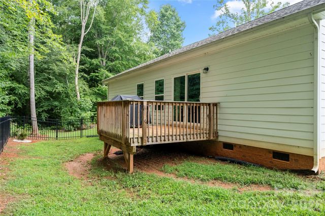 3229 Creek Bend Court, Sherrills Ford, NC 28673