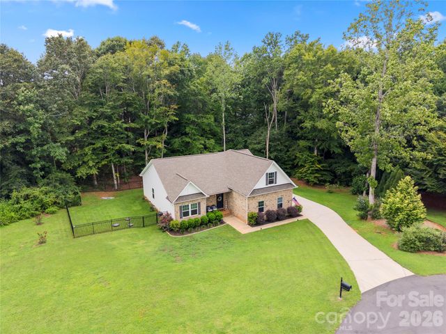 3229 Creek Bend Court, Sherrills Ford, NC 28673