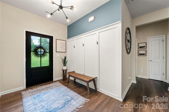 3229 Creek Bend Court, Sherrills Ford, NC 28673