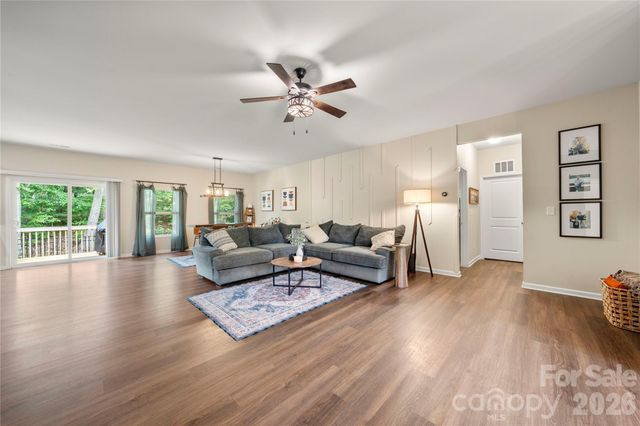 3229 Creek Bend Court, Sherrills Ford, NC 28673