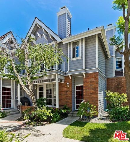 18135 Burbank 11, Tarzana (los Angeles), CA 91356