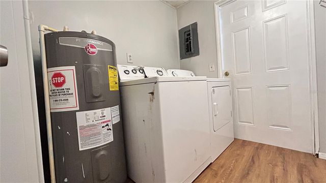 1203 PARKWOOD AVENUE, Groveland, FL 34736