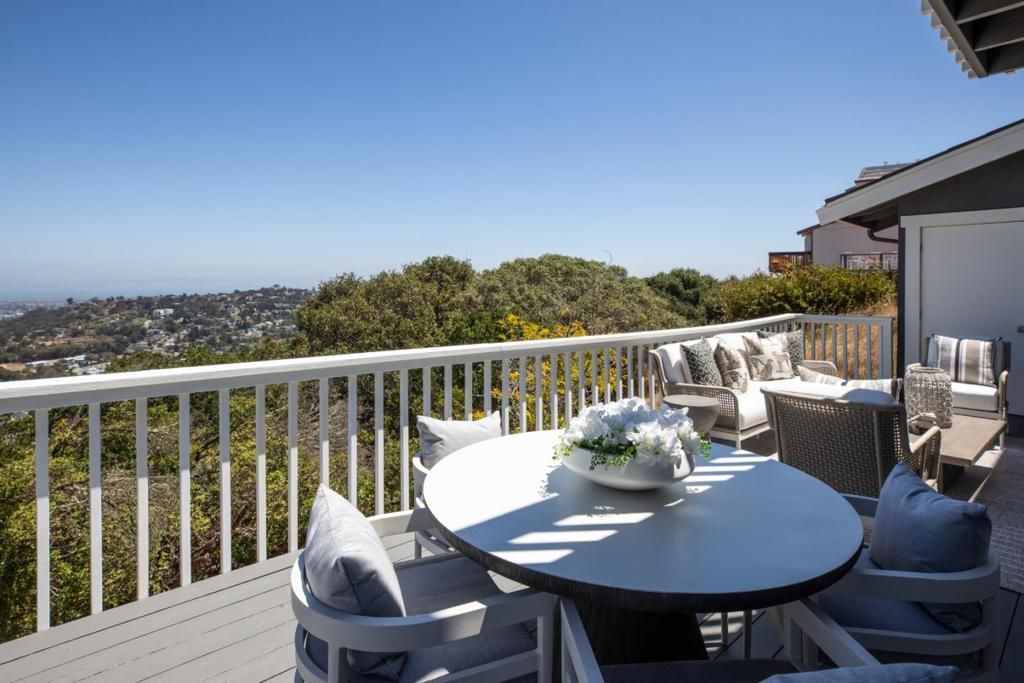 Image 10 of property listing at 2507 Hastings Drive, Belmont, CA 94002