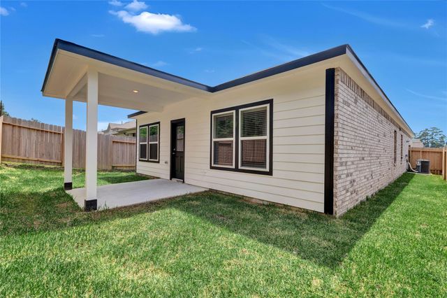 211 Intrepid Trail, Magnolia, TX 77354